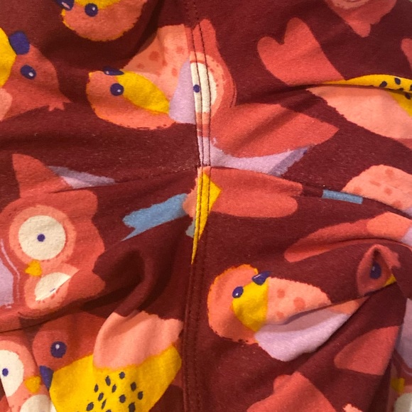 LuLaRoe OS Leggings Maroon Eggplant Wine Purple Birds Owls Parrots Parakeets - Picture 9 of 14